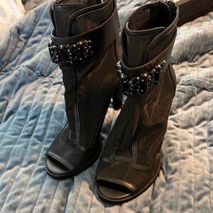 Karl Lagerfeld Park Black Heeled Ankle Booties sz 8 / Embellished strap